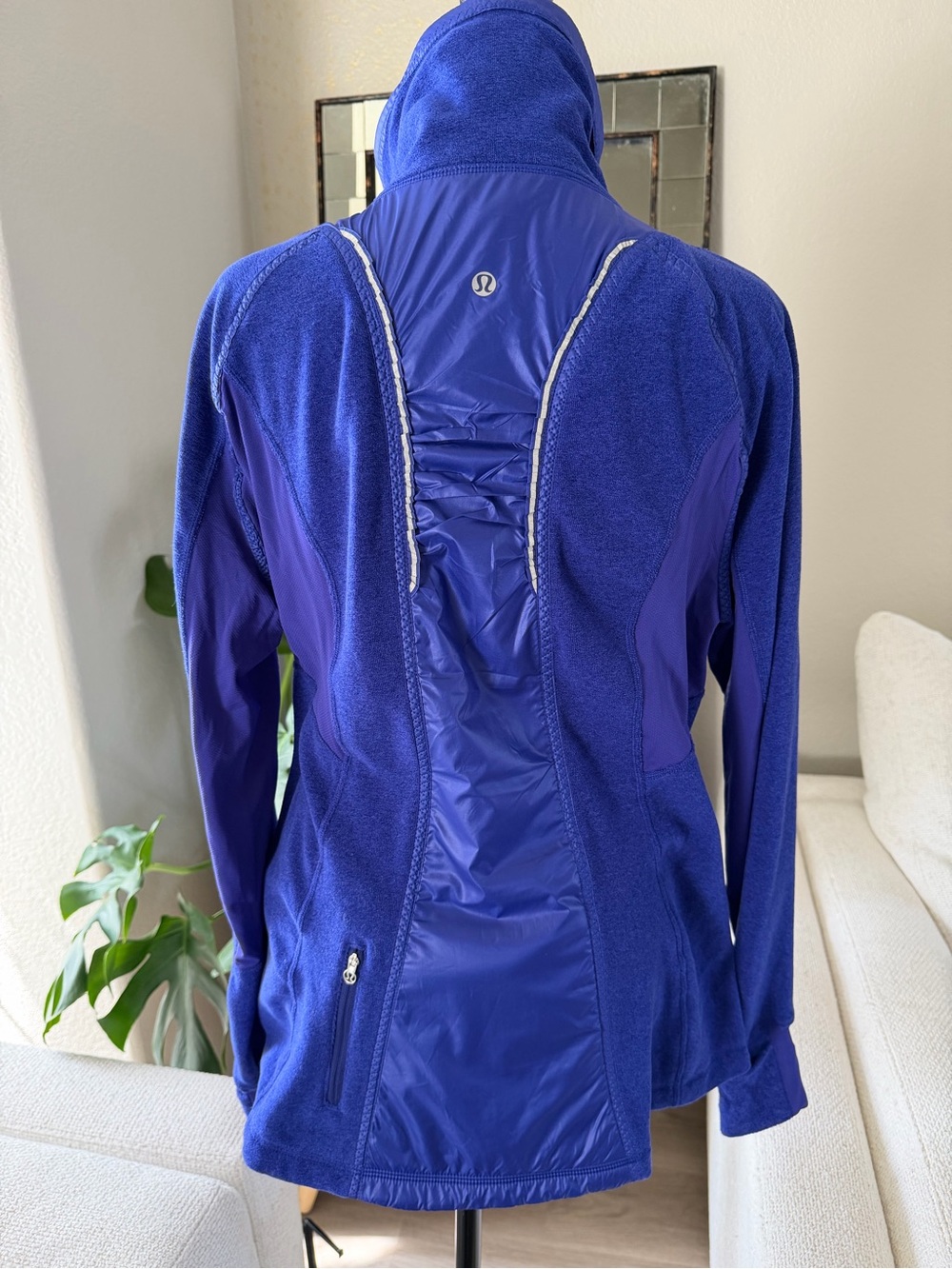 Lululemon Run: Gust Buster Jacket